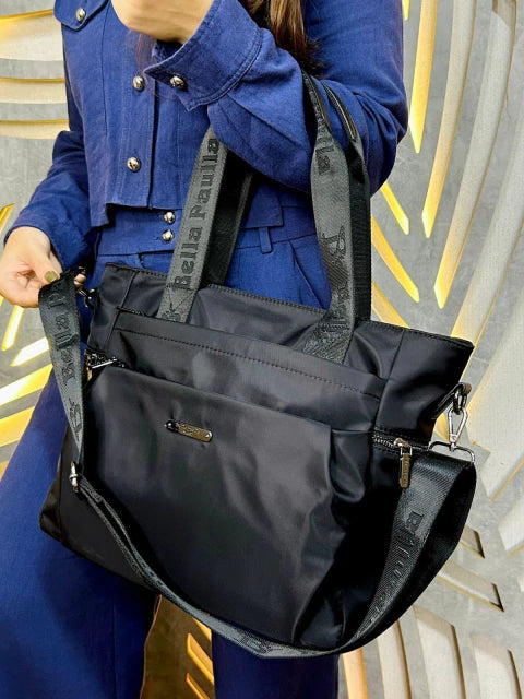 Modelo de Mão Impermeável Bella Paulla