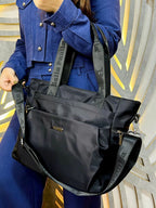 Modelo de Mão Impermeável Bella Paulla