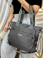 Modelo de Mão Impermeável Bella Paulla